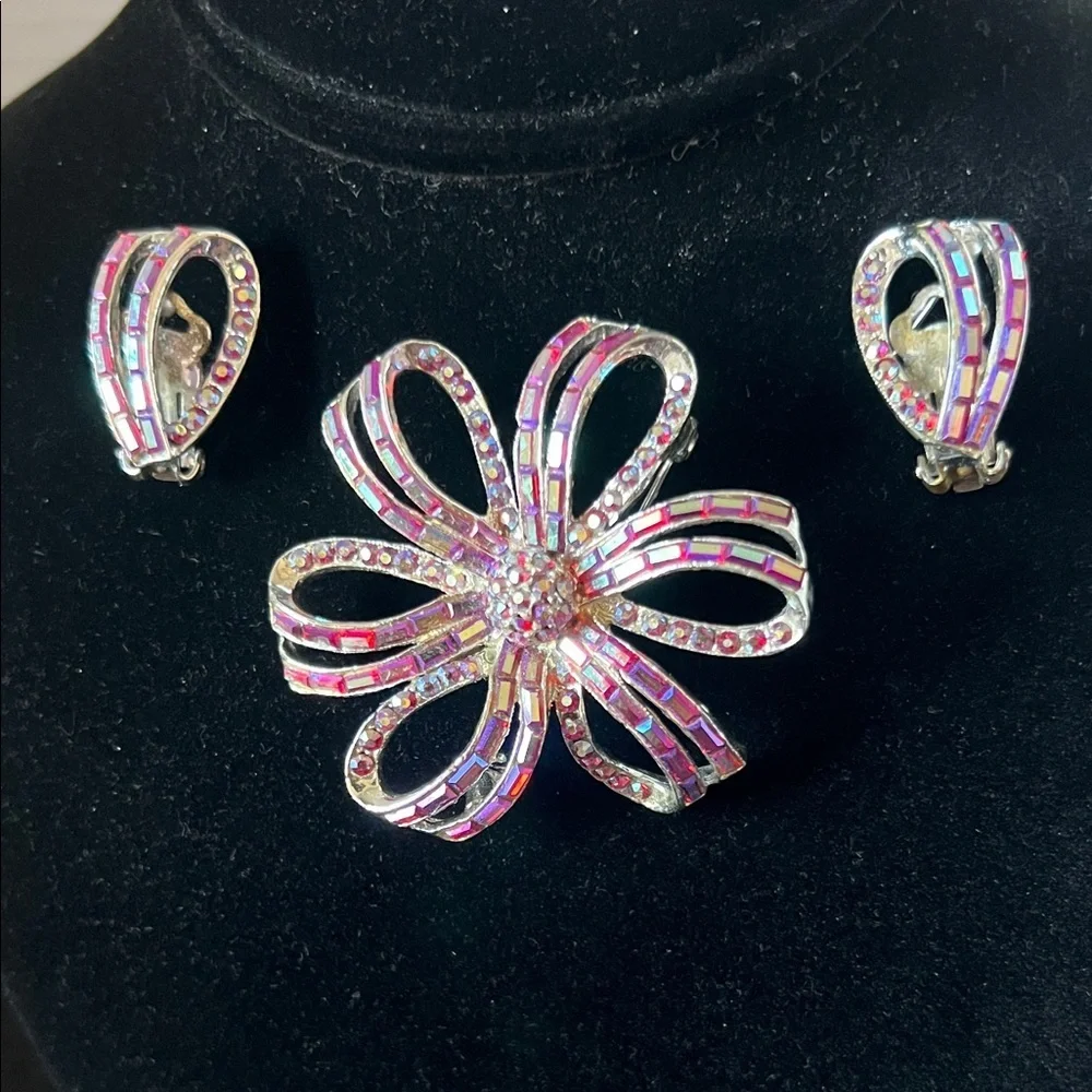 Vintage Elegant Multicolor and Silver Jewelry 2” Brooch and Matching Clip-on Set